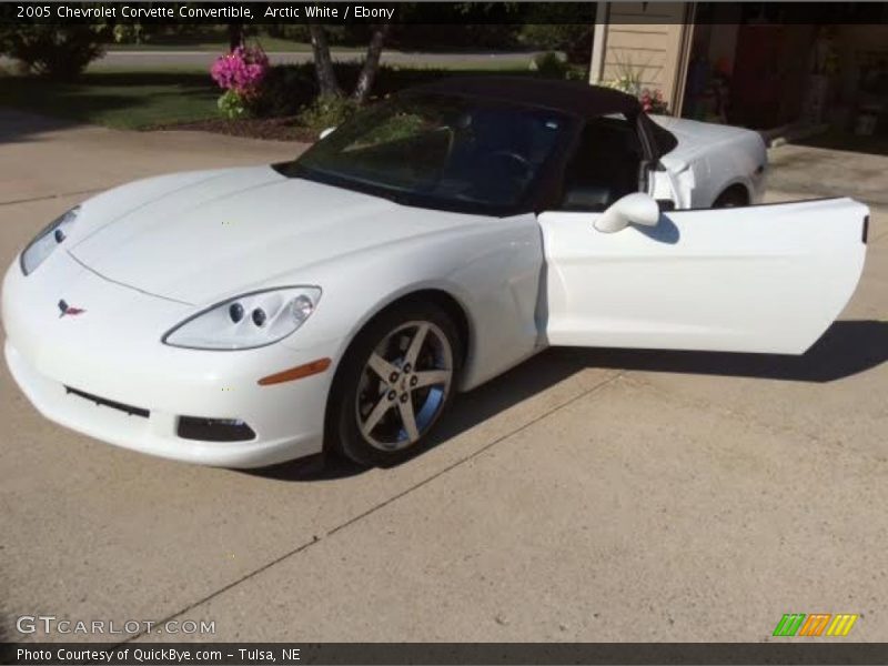 Arctic White / Ebony 2005 Chevrolet Corvette Convertible