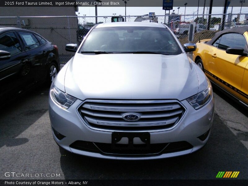 Ingot Silver Metallic / Charcoal Black 2015 Ford Taurus Limited