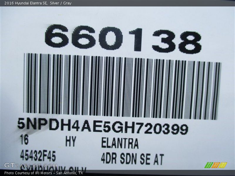 Silver / Gray 2016 Hyundai Elantra SE