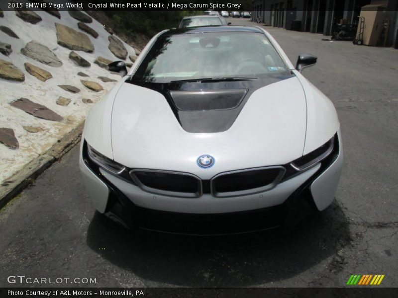 Crystal White Pearl Metallic / Mega Carum Spice Grey 2015 BMW i8 Mega World