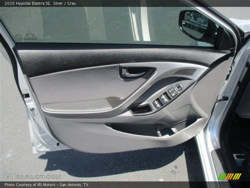 Silver / Gray 2016 Hyundai Elantra SE