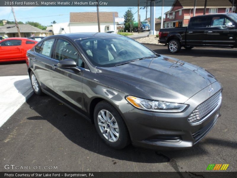 Magnetic Metallic / Medium Earth Gray 2016 Ford Fusion S