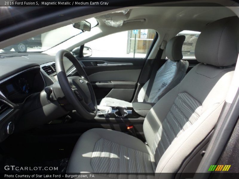 Magnetic Metallic / Medium Earth Gray 2016 Ford Fusion S