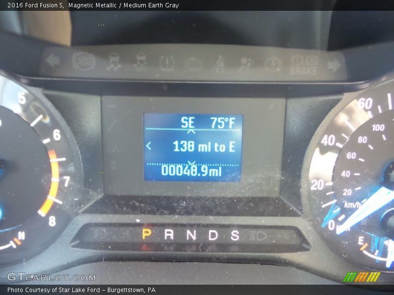 Magnetic Metallic / Medium Earth Gray 2016 Ford Fusion S