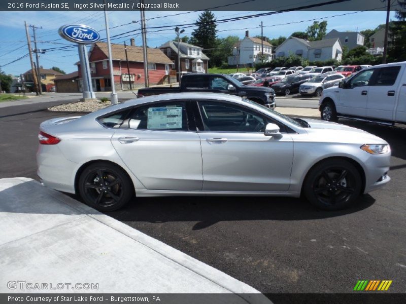 Ingot Silver Metallic / Charcoal Black 2016 Ford Fusion SE