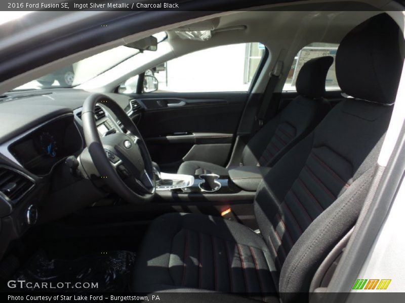 Ingot Silver Metallic / Charcoal Black 2016 Ford Fusion SE