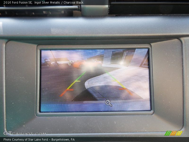 Ingot Silver Metallic / Charcoal Black 2016 Ford Fusion SE