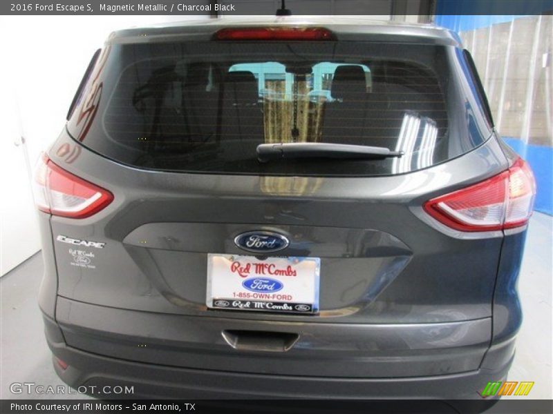 Magnetic Metallic / Charcoal Black 2016 Ford Escape S