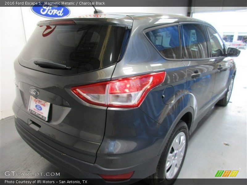 Magnetic Metallic / Charcoal Black 2016 Ford Escape S