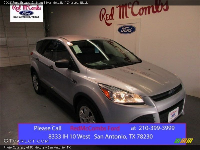 Ingot Silver Metallic / Charcoal Black 2016 Ford Escape S