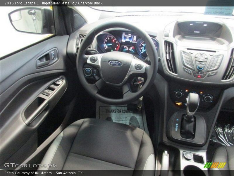 Ingot Silver Metallic / Charcoal Black 2016 Ford Escape S