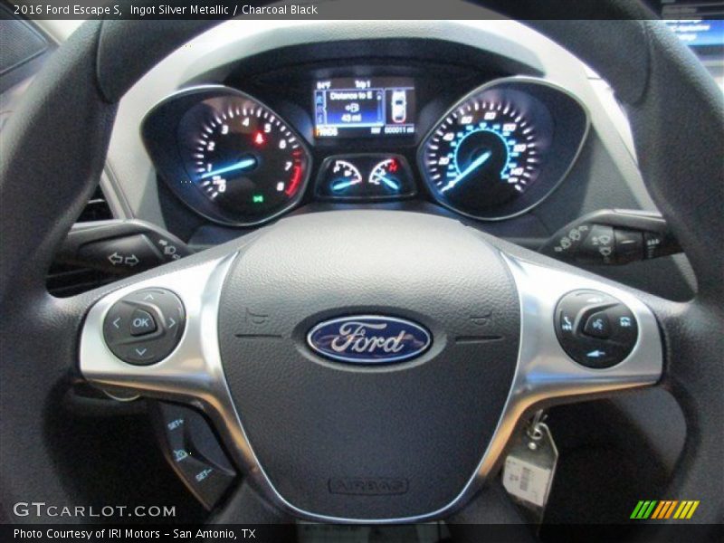 Ingot Silver Metallic / Charcoal Black 2016 Ford Escape S