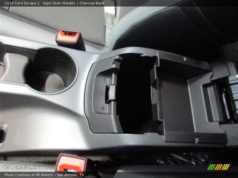 Ingot Silver Metallic / Charcoal Black 2016 Ford Escape S