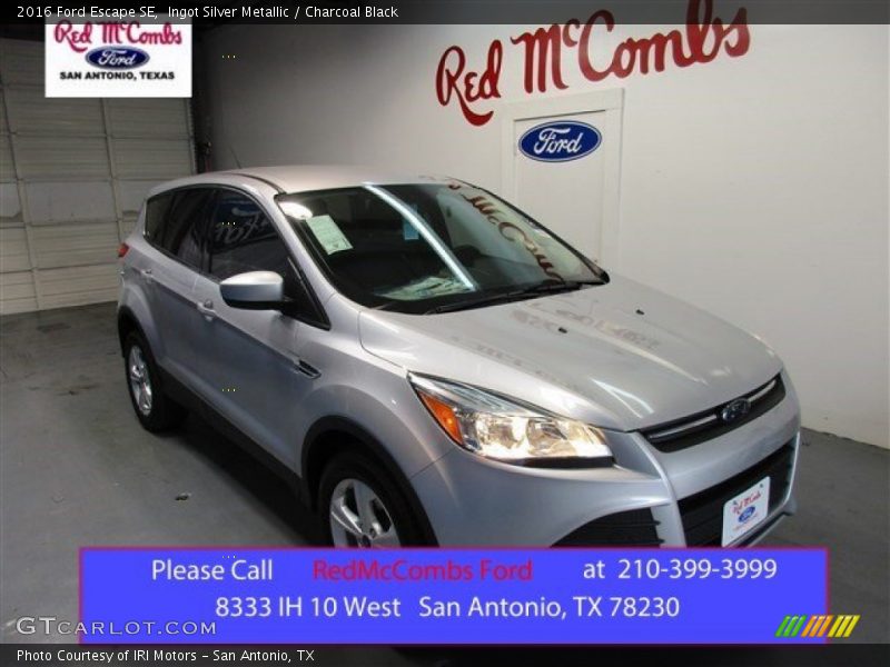Ingot Silver Metallic / Charcoal Black 2016 Ford Escape SE