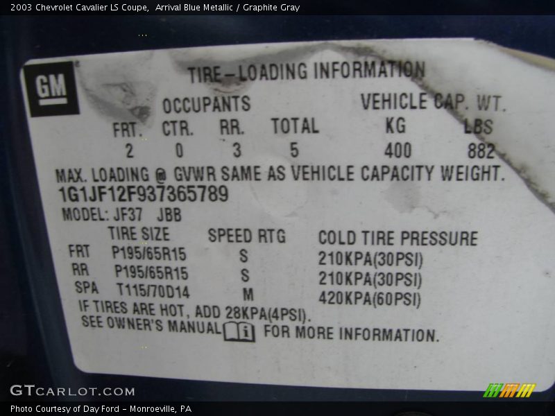 Arrival Blue Metallic / Graphite Gray 2003 Chevrolet Cavalier LS Coupe