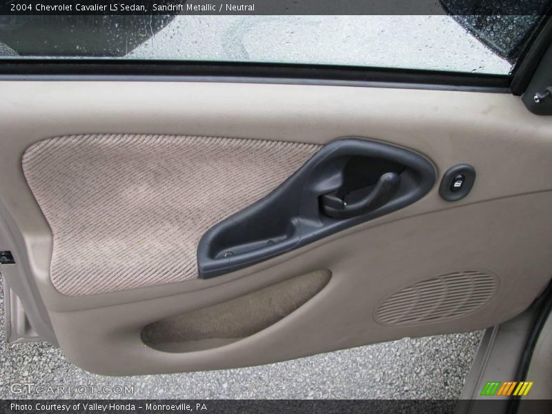 Sandrift Metallic / Neutral 2004 Chevrolet Cavalier LS Sedan