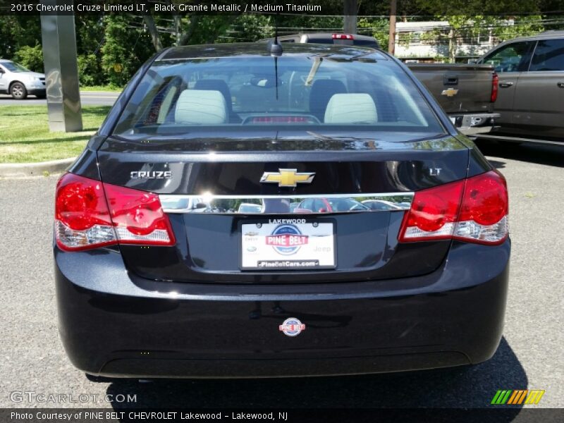 Black Granite Metallic / Medium Titanium 2016 Chevrolet Cruze Limited LT