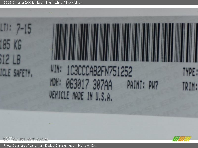 Bright White / Black/Linen 2015 Chrysler 200 Limited