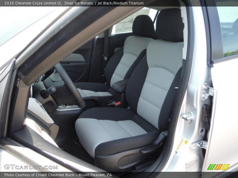 Silver Ice Metallic / Jet Black/Medium Titanium 2016 Chevrolet Cruze Limited LS
