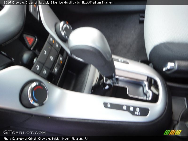 Silver Ice Metallic / Jet Black/Medium Titanium 2016 Chevrolet Cruze Limited LS