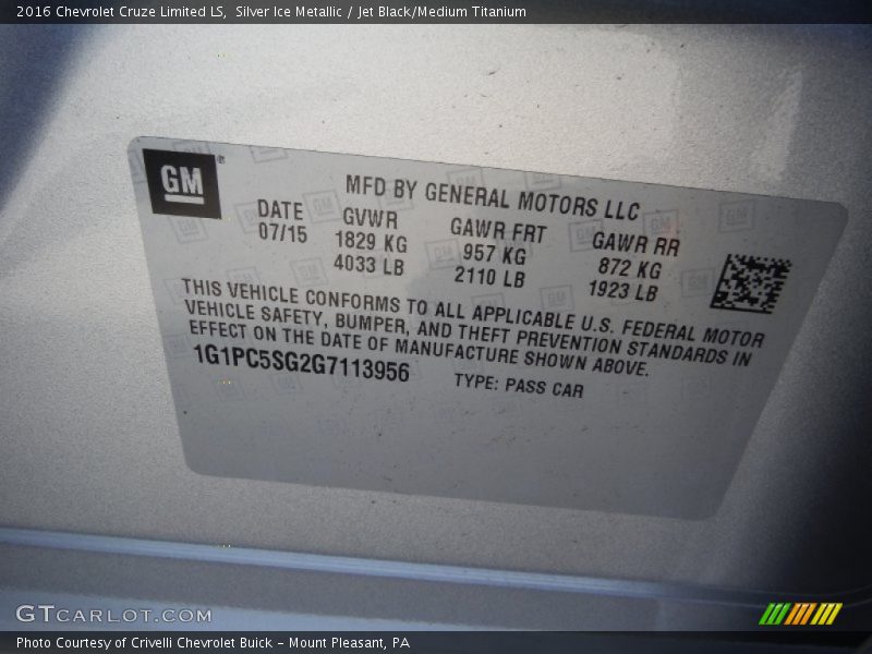 Silver Ice Metallic / Jet Black/Medium Titanium 2016 Chevrolet Cruze Limited LS