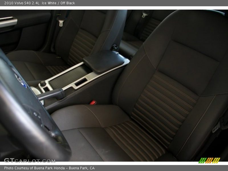 Ice White / Off Black 2010 Volvo S40 2.4i