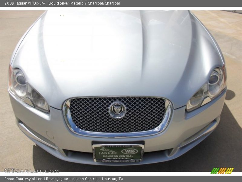 Liquid Silver Metallic / Charcoal/Charcoal 2009 Jaguar XF Luxury