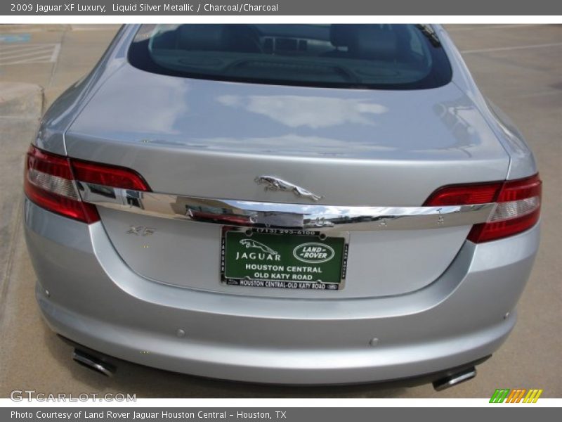 Liquid Silver Metallic / Charcoal/Charcoal 2009 Jaguar XF Luxury