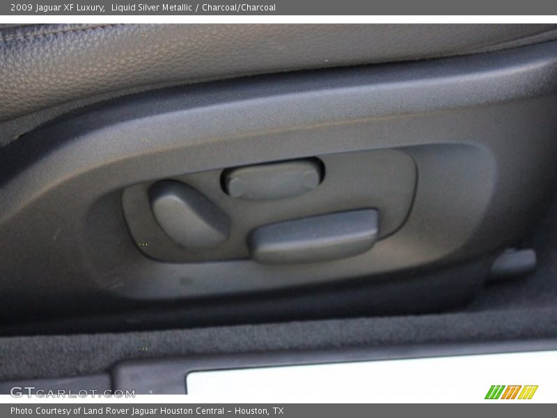 Liquid Silver Metallic / Charcoal/Charcoal 2009 Jaguar XF Luxury