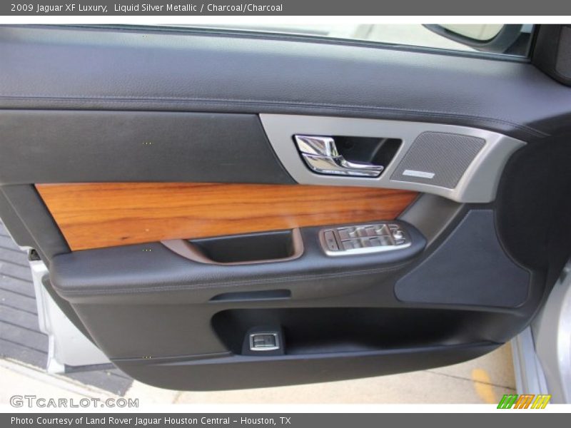 Liquid Silver Metallic / Charcoal/Charcoal 2009 Jaguar XF Luxury