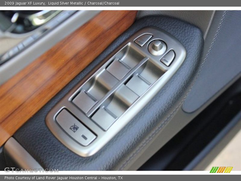 Liquid Silver Metallic / Charcoal/Charcoal 2009 Jaguar XF Luxury