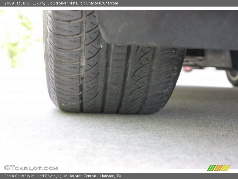 Liquid Silver Metallic / Charcoal/Charcoal 2009 Jaguar XF Luxury