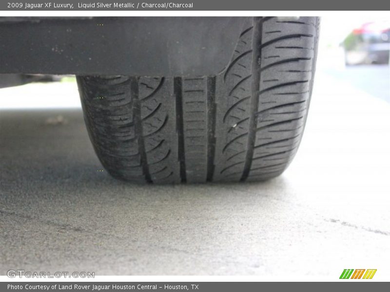 Liquid Silver Metallic / Charcoal/Charcoal 2009 Jaguar XF Luxury