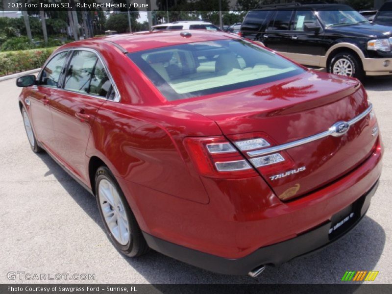 Ruby Red Metallic / Dune 2015 Ford Taurus SEL