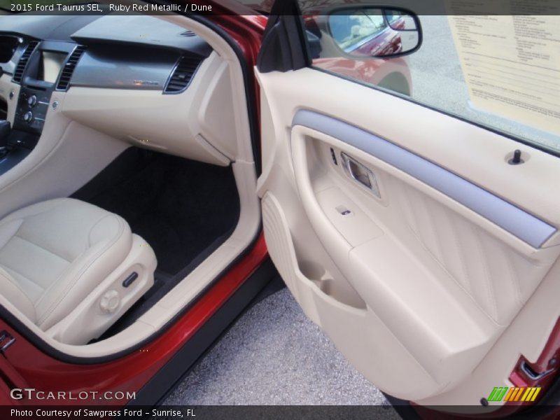 Ruby Red Metallic / Dune 2015 Ford Taurus SEL