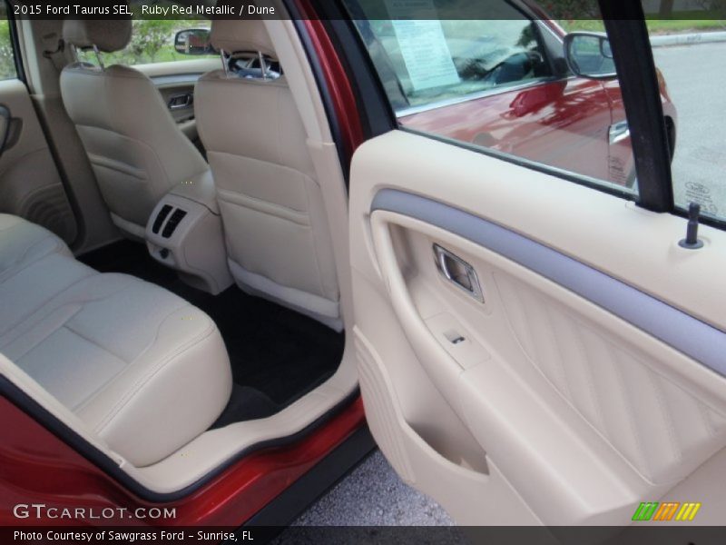 Ruby Red Metallic / Dune 2015 Ford Taurus SEL