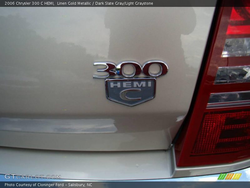 Linen Gold Metallic / Dark Slate Gray/Light Graystone 2006 Chrysler 300 C HEMI