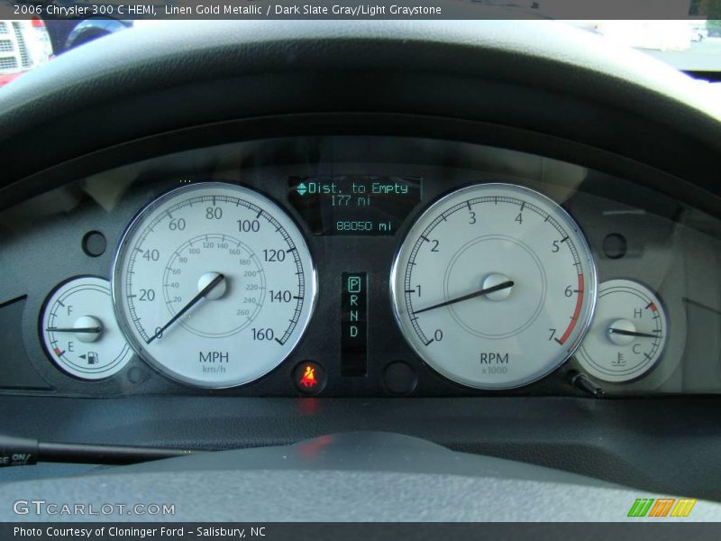 Linen Gold Metallic / Dark Slate Gray/Light Graystone 2006 Chrysler 300 C HEMI