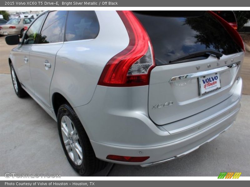Bright Silver Metallic / Off Black 2015 Volvo XC60 T5 Drive-E