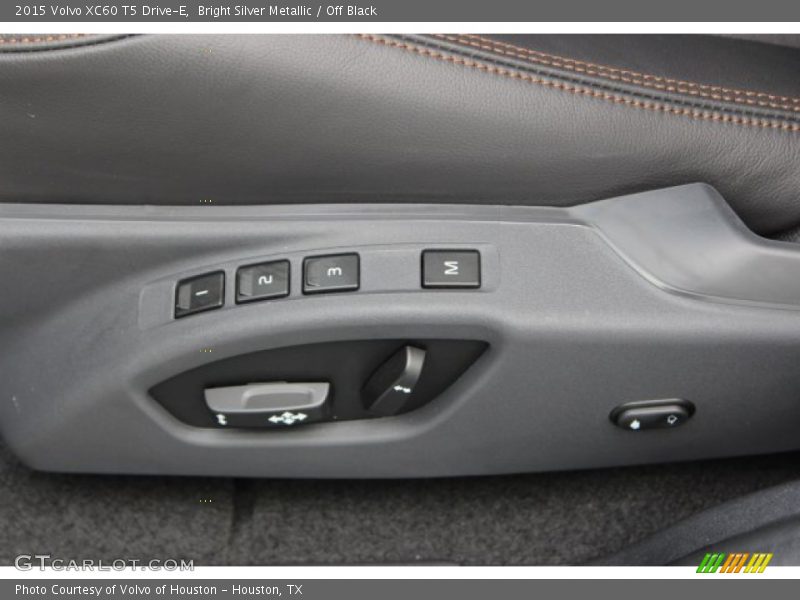 Bright Silver Metallic / Off Black 2015 Volvo XC60 T5 Drive-E