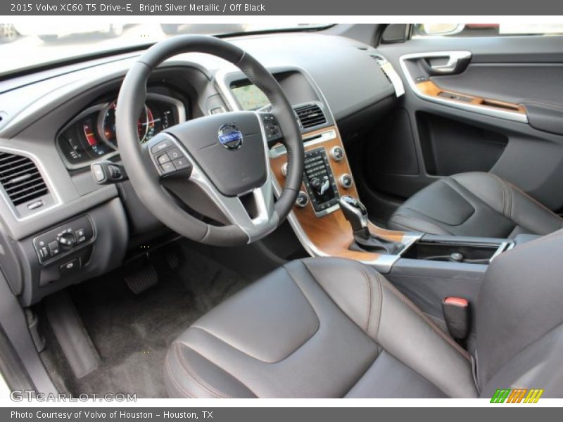 Bright Silver Metallic / Off Black 2015 Volvo XC60 T5 Drive-E