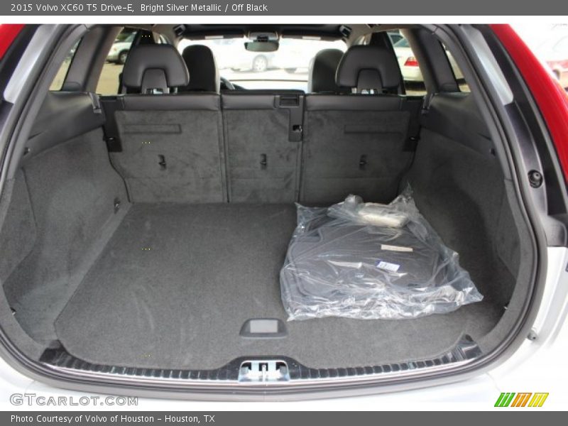 Bright Silver Metallic / Off Black 2015 Volvo XC60 T5 Drive-E