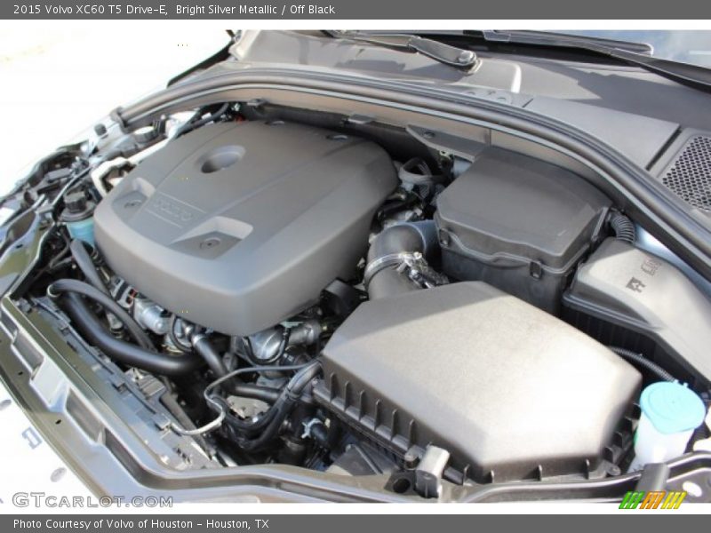 Bright Silver Metallic / Off Black 2015 Volvo XC60 T5 Drive-E