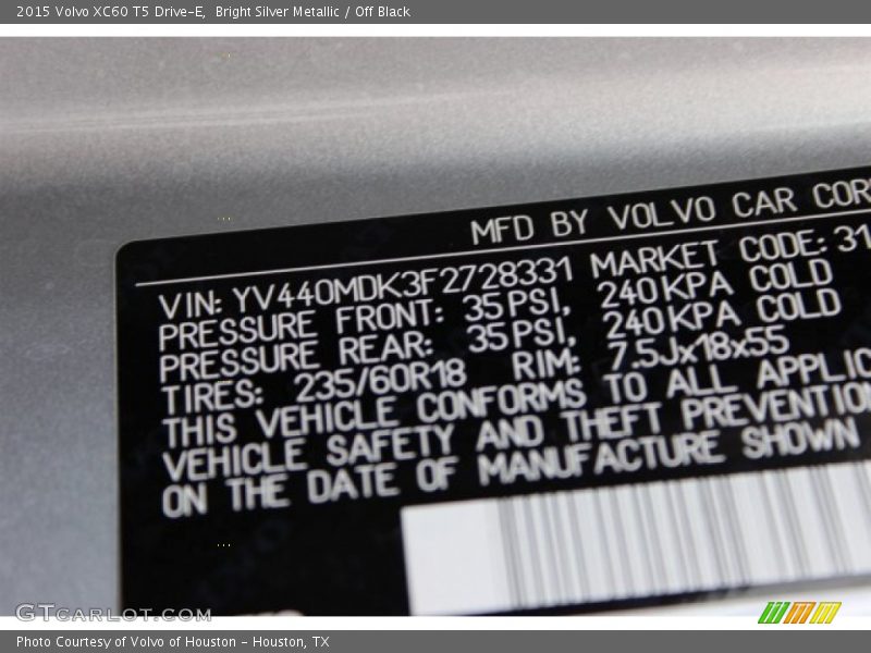 Bright Silver Metallic / Off Black 2015 Volvo XC60 T5 Drive-E