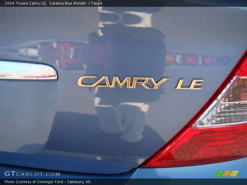 Catalina Blue Metallic / Taupe 2004 Toyota Camry LE