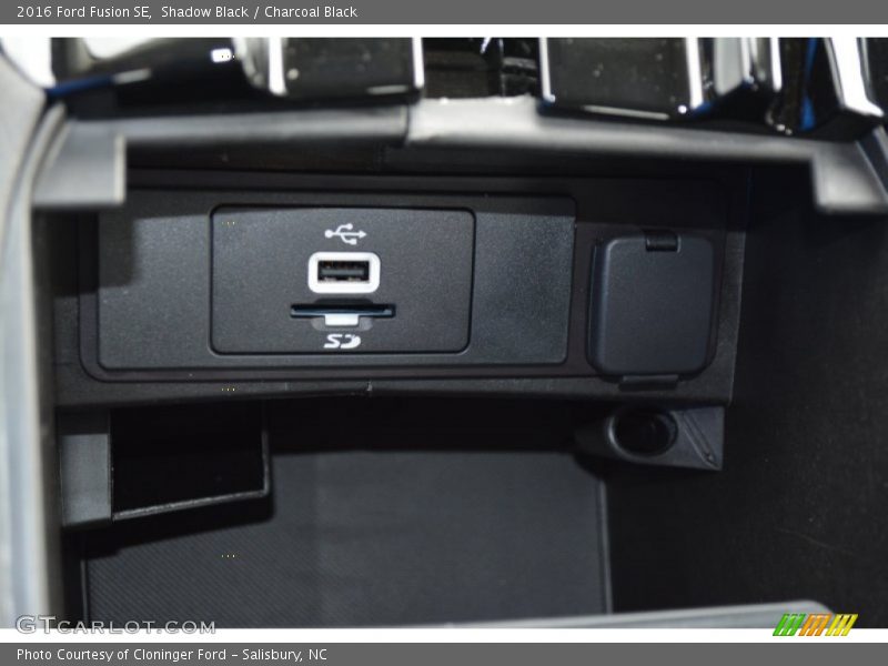 Shadow Black / Charcoal Black 2016 Ford Fusion SE