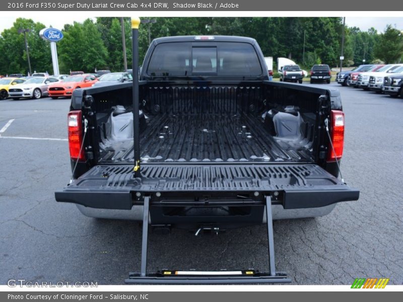  2016 F350 Super Duty Lariat Crew Cab 4x4 DRW Trunk