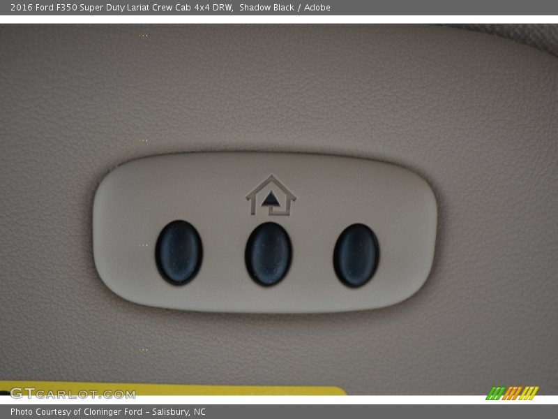 Controls of 2016 F350 Super Duty Lariat Crew Cab 4x4 DRW