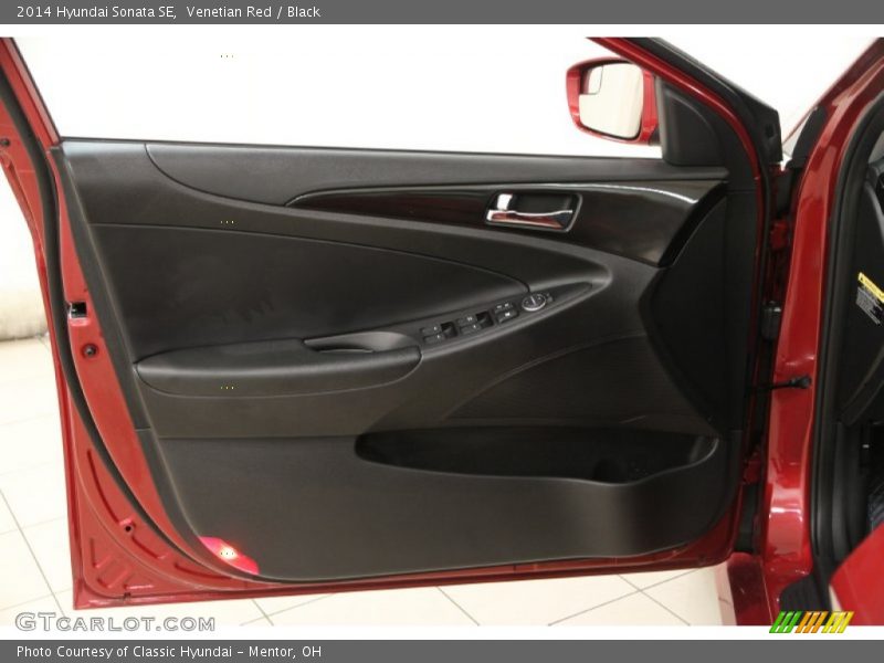 Venetian Red / Black 2014 Hyundai Sonata SE