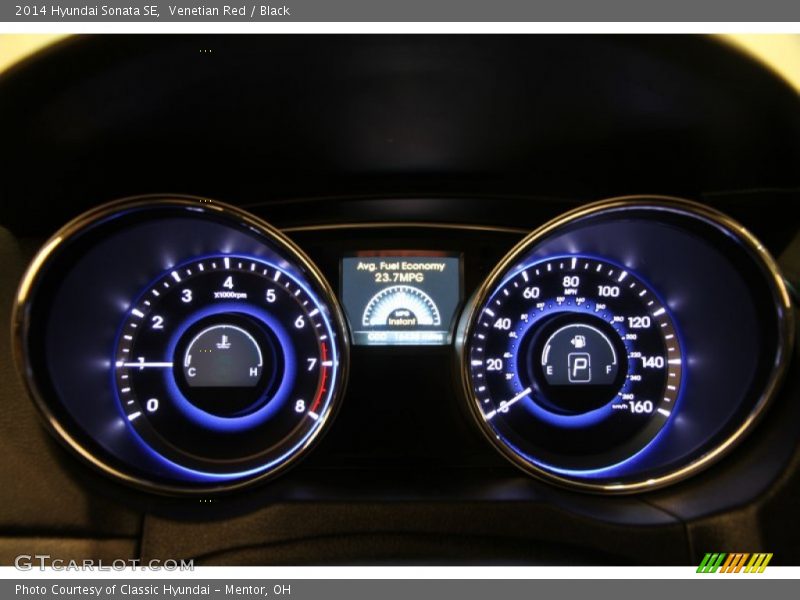 Venetian Red / Black 2014 Hyundai Sonata SE